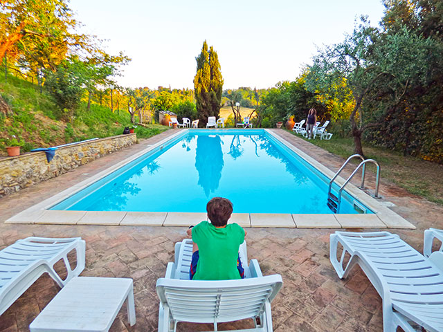 Swimming pool in a farmhouse in Siena